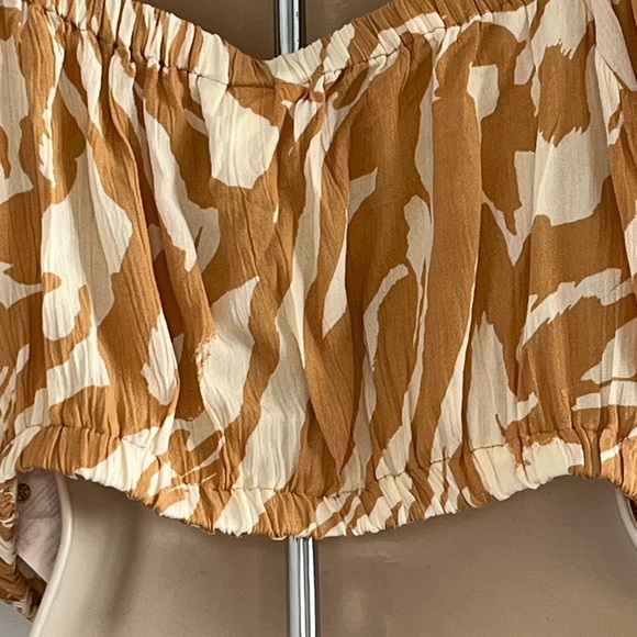 H&M Zebra Print Crop Top Puff Short Sleeves Cream and Tan Sexy Animal Print L - Picture 6 of 10